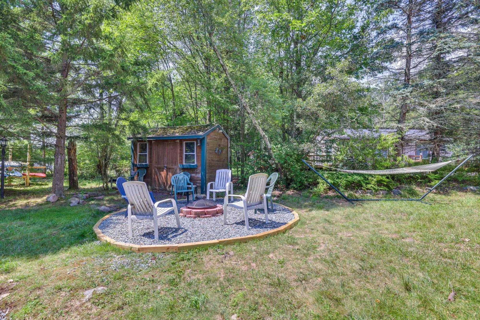 Lakefront Poconos With Hot Tub! Pocono Summit