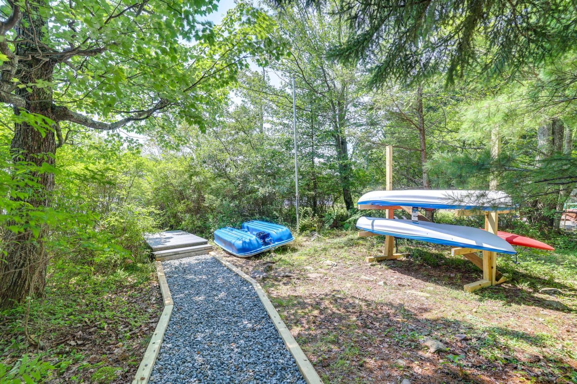 Lakefront Poconos With Hot Tub! Сasa de vacaciones *